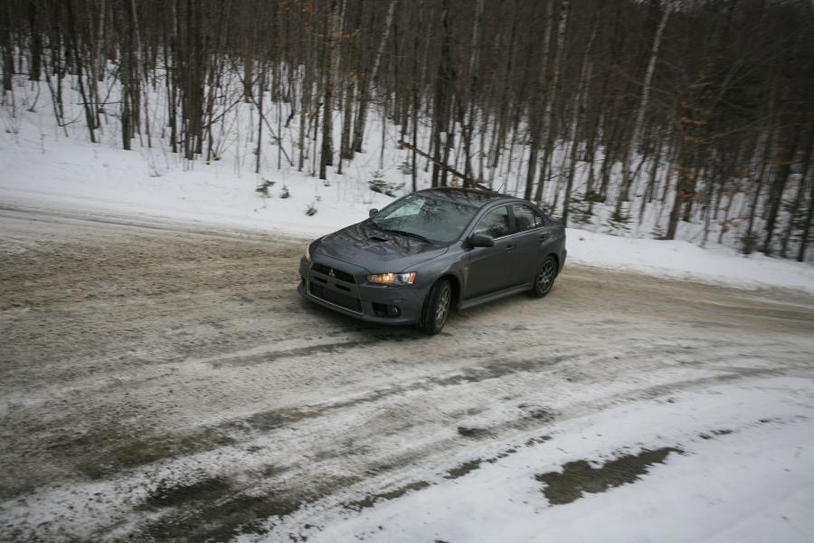 Mitsubishi Lancer Evolution X MR Touring 2012 года  (фото 3 из 34)